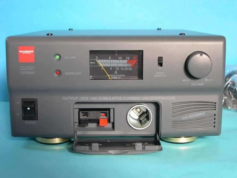 Shackmaster 600 Alimentatore 13,8V 40Ah